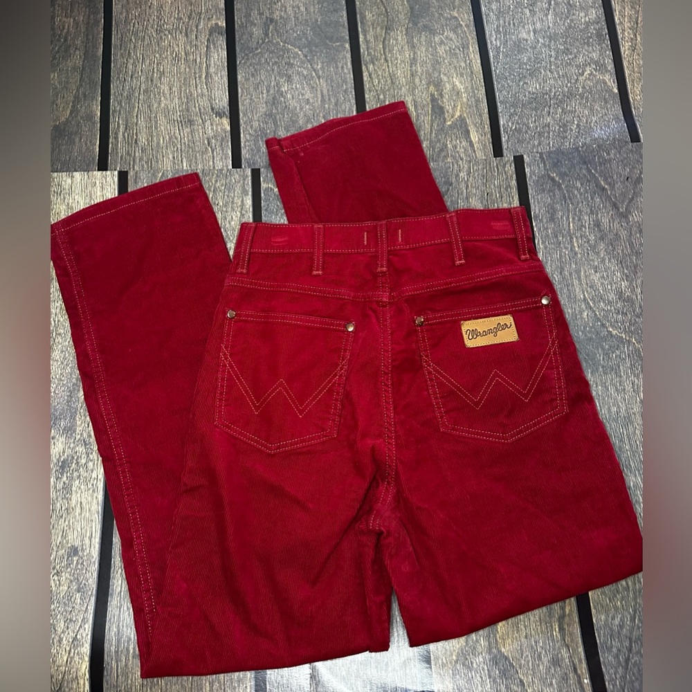 Wrangler Heritage fit pants | Red corduroy | straight leg